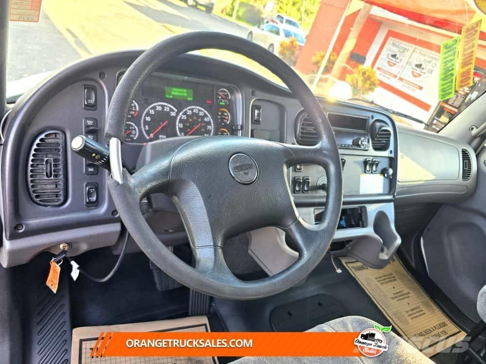 Freightliner M2 106 Kamioni hladnjače
