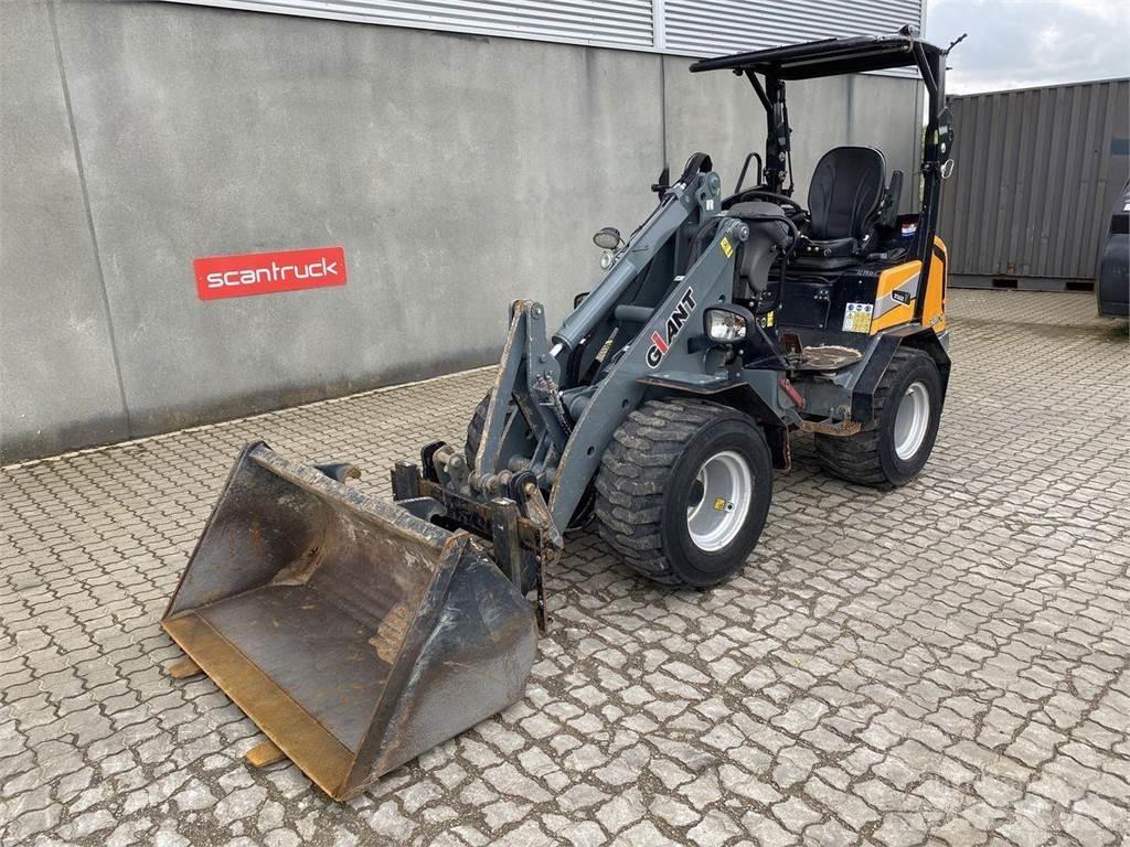 GiANT G2500HD Višenamenski utovarivači