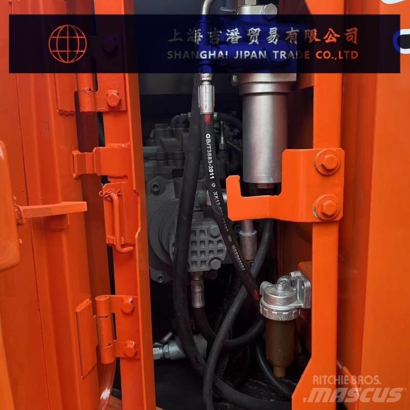 Hitachi ZX 135 Bageri guseničari