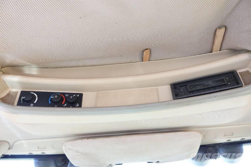 John Deere 6830 Traktori