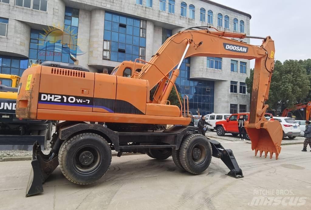 Doosan DH 210 W-7 Bageri točkaši