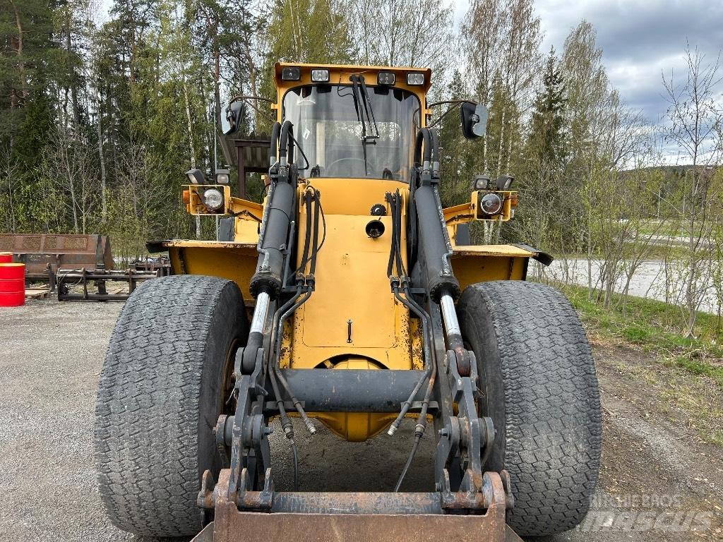 Volvo L 120 Utovarivači na točkove
