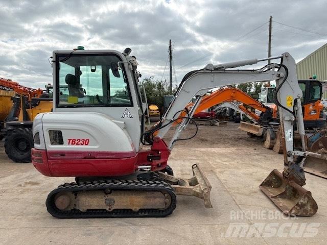 Takeuchi TB 230 Mini bageri < 7t