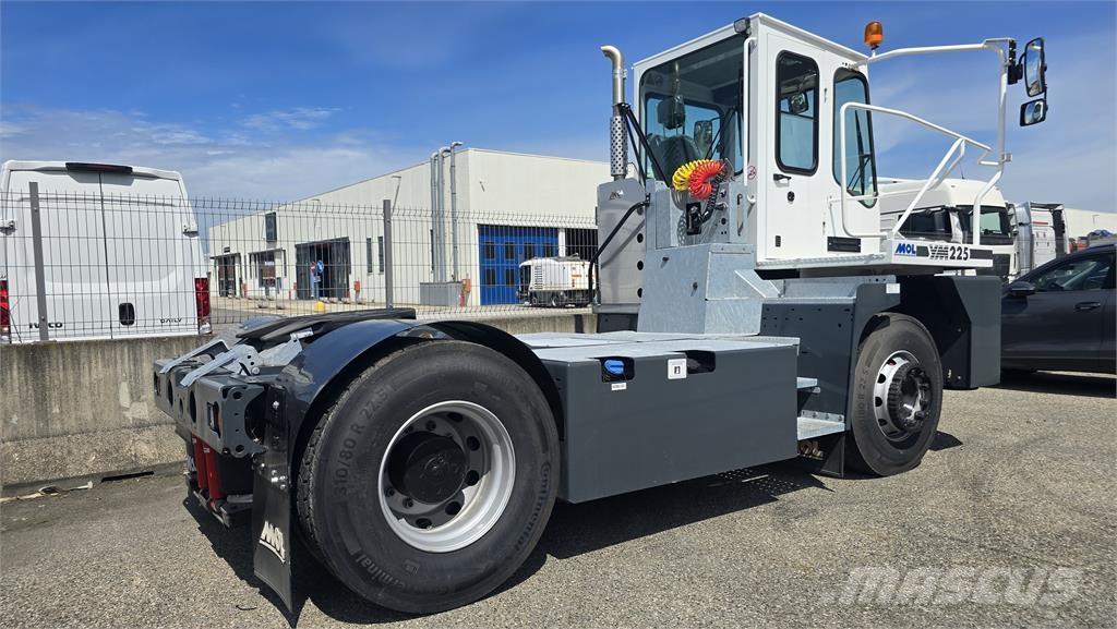 MOL YM225 Terminalni tegljači