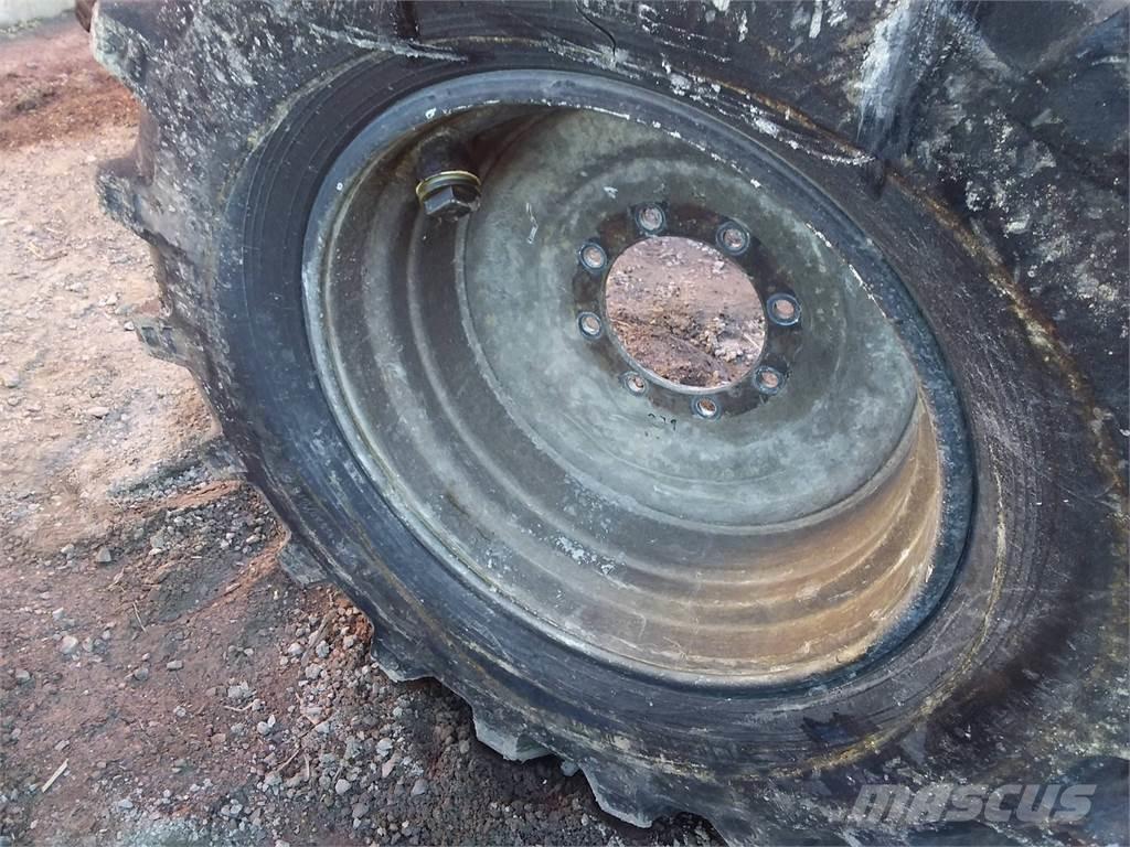 Okänt Sampo 20x28 Gume, točkovi i felne