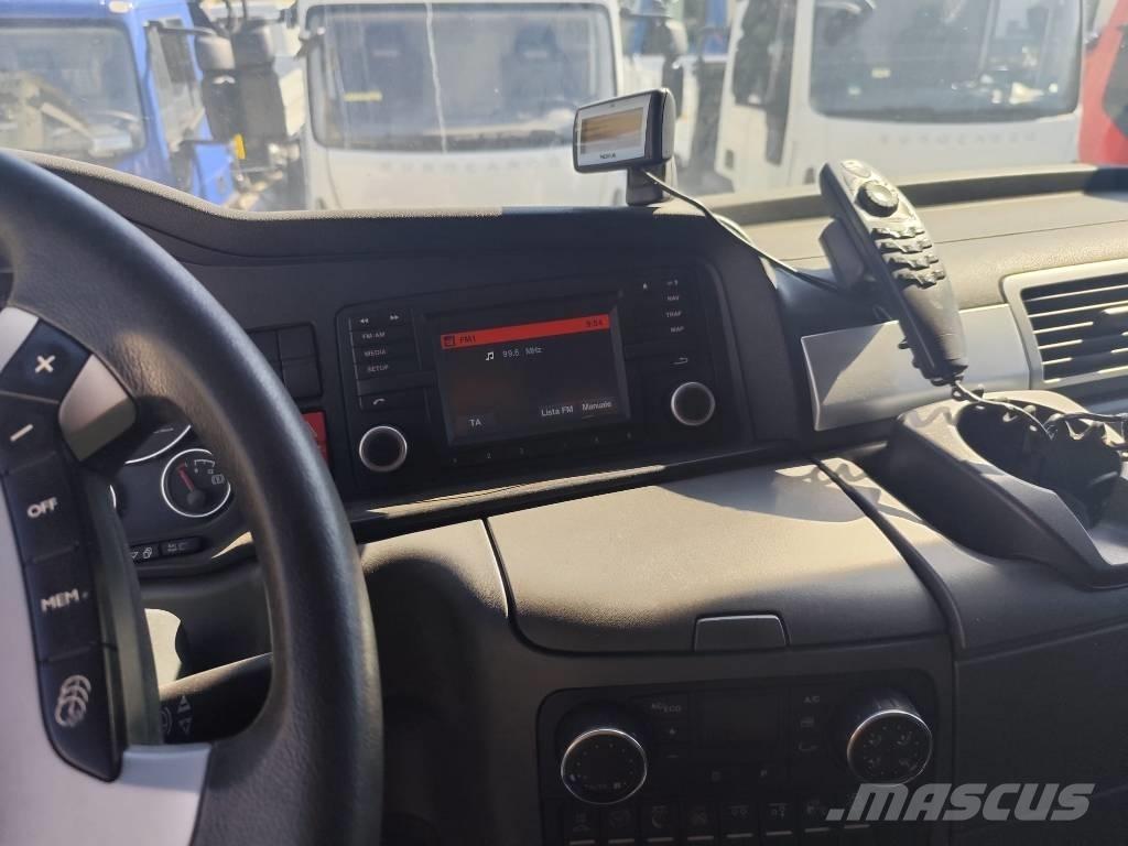 MAN TGX 26.440 Kamioni sa ravan platformom / vitlom
