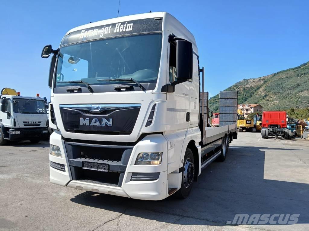 MAN TGX 26.440 Kamioni sa ravan platformom / vitlom