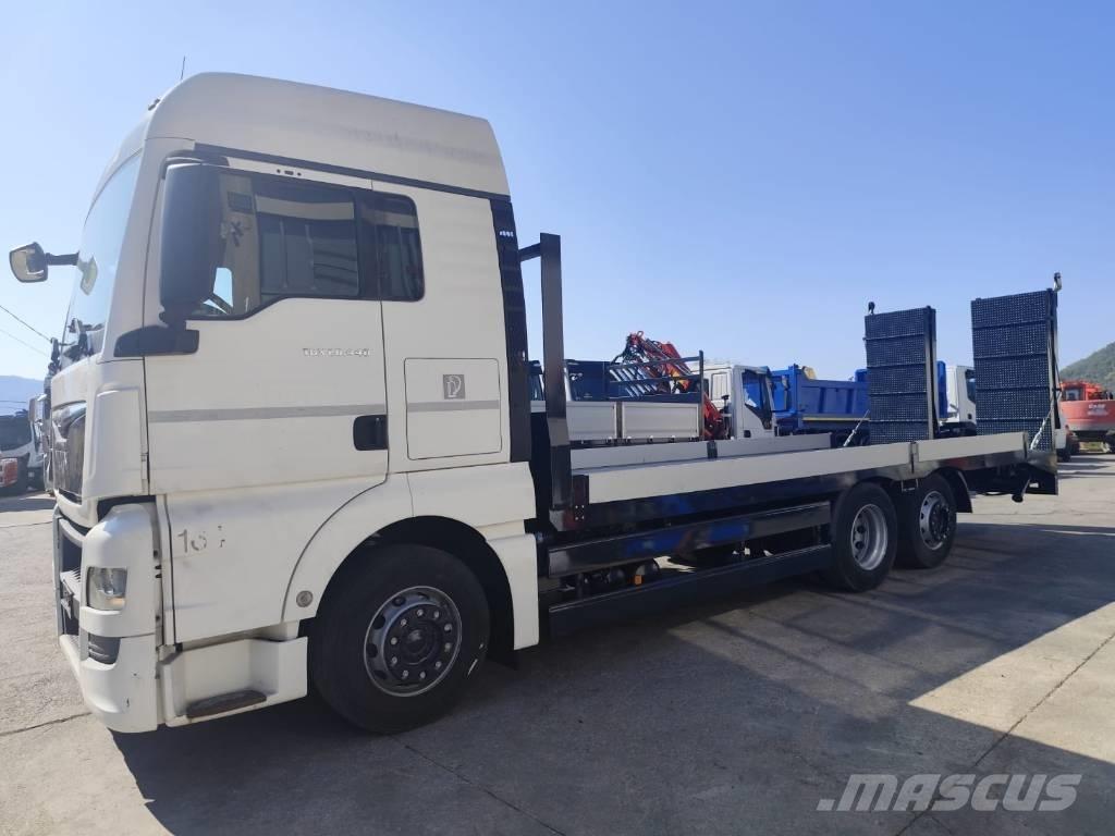 MAN TGX 26.440 Kamioni sa ravan platformom / vitlom