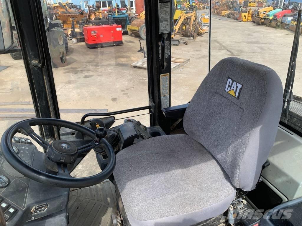 CAT 908 Utovarivači na točkove