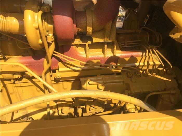 CAT D 6 D Buldožeri guseničari