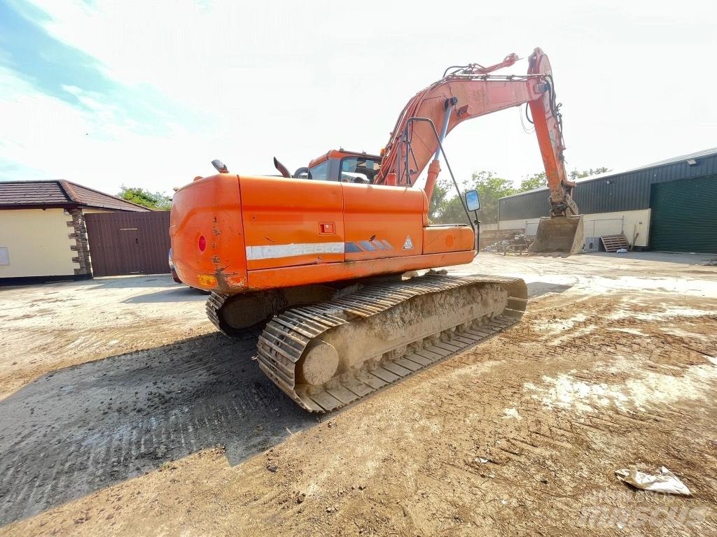 Doosan DX225 Bageri točkaši