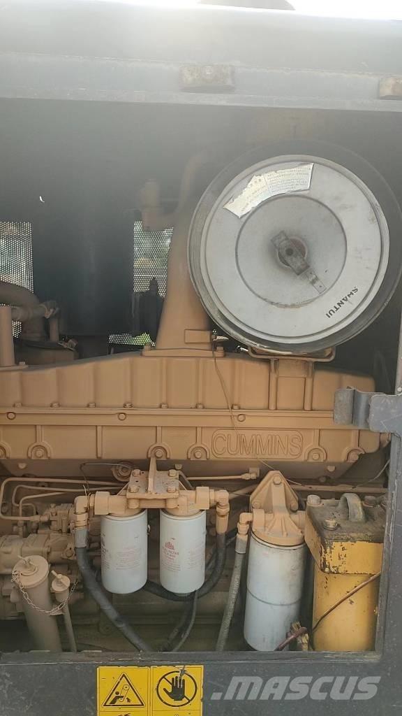 Shantui SD 32 Buldožeri guseničari