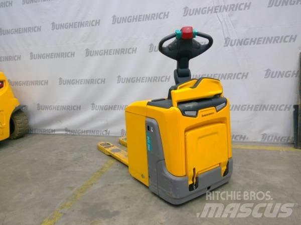 Jungheinrich ERE 120 Nisko podizni električni viljuškar sa stajalištom