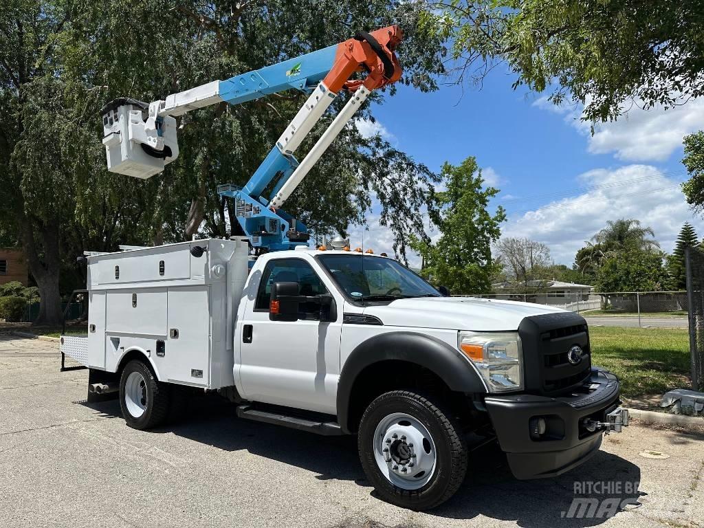 Ford F 550 SD Auto korpe