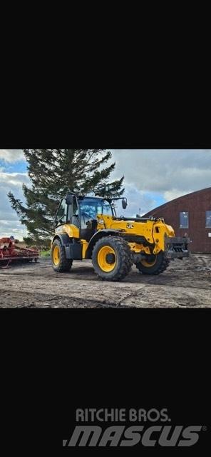 JCB TM 320 S Poljoprivredni teleskopski utovarivači