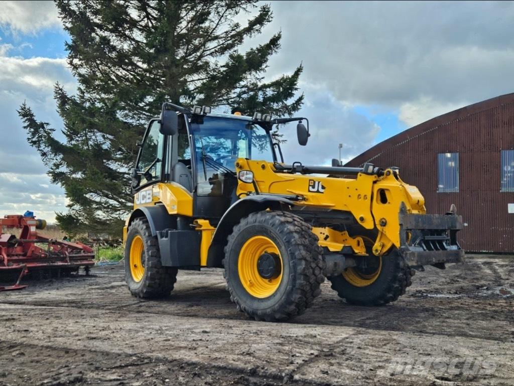 JCB TM 320 S Poljoprivredni teleskopski utovarivači