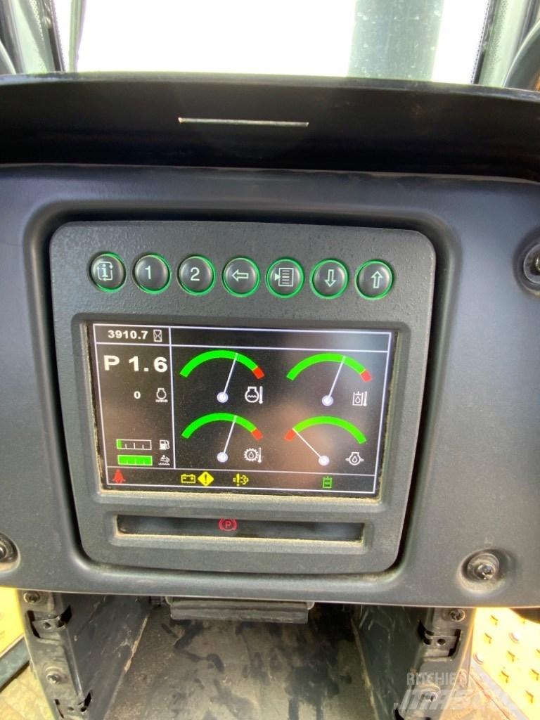 DEERE 750K Buldožeri guseničari