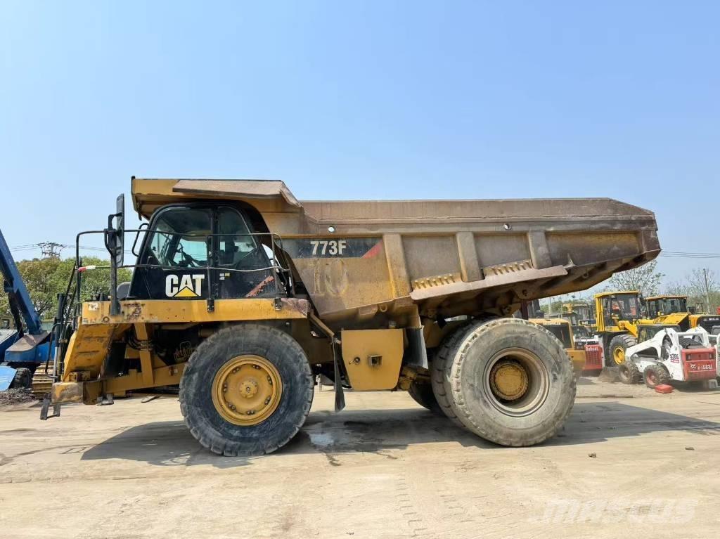 CAT 773 F Zglobni damperi