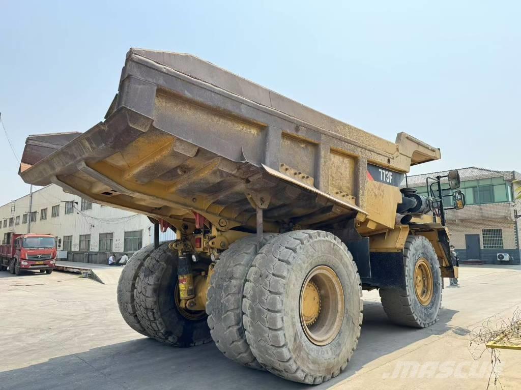 CAT 773 F Zglobni damperi
