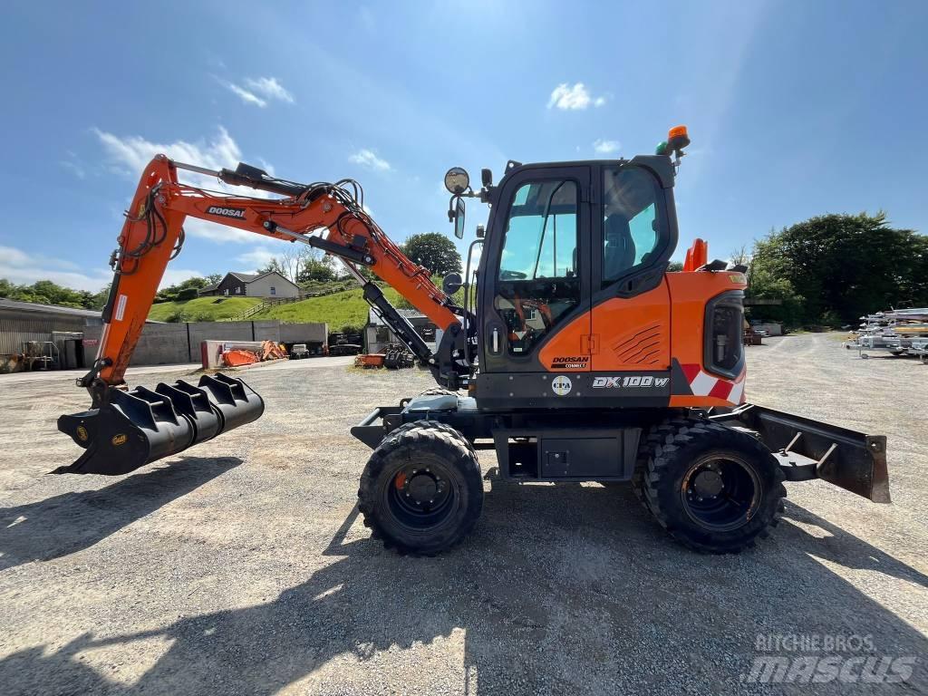 Develon DX 100 W-7 Bageri točkaši