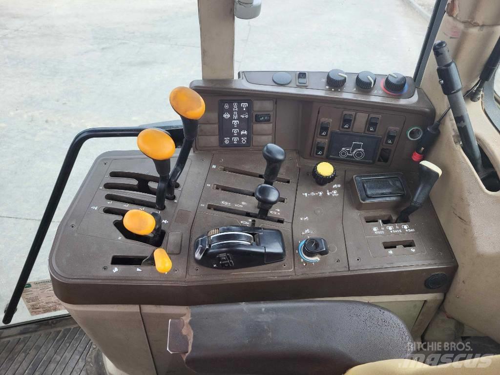 John Deere 6910 Traktori