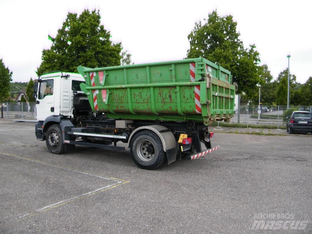 MAN TGM 18.320 Rol kiper kamioni sa kukom za podizanje tereta