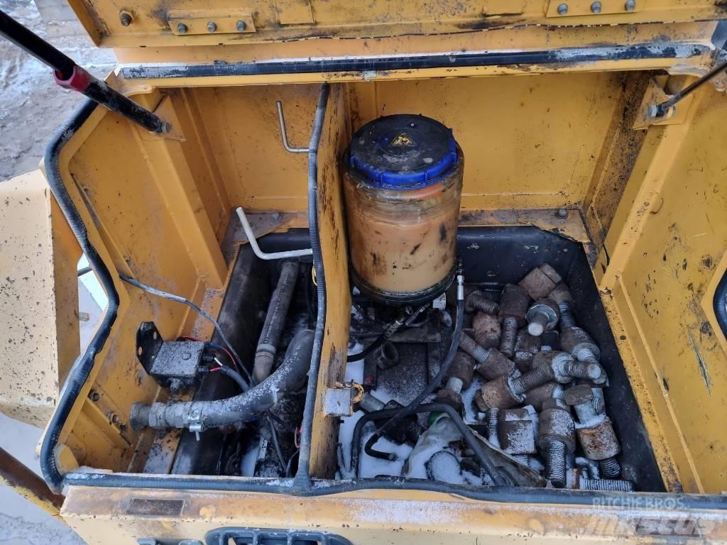 Volvo EC 700 B LC Bageri guseničari