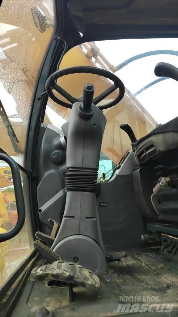 Hyundai 210W-9 Bageri točkaši