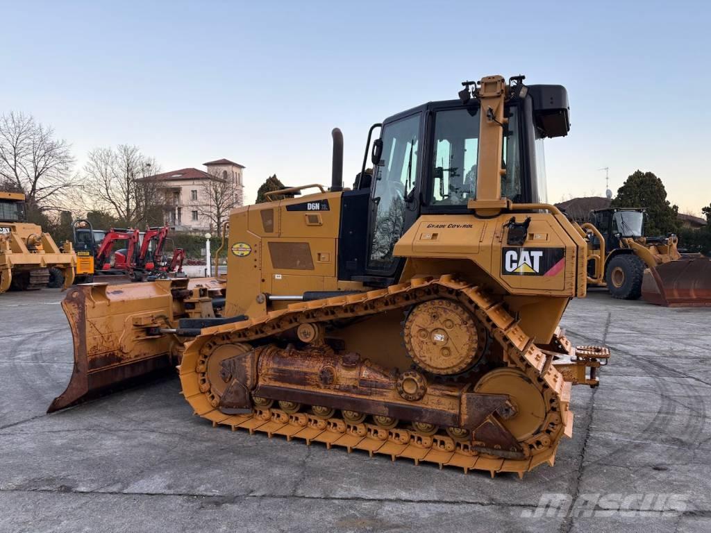 CAT D 6 N XL Buldožeri guseničari