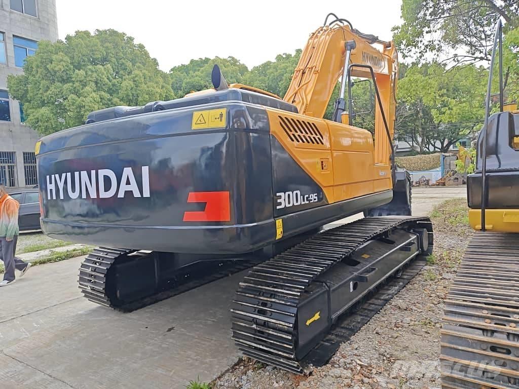 Hyundai R300LC-9S Bageri guseničari