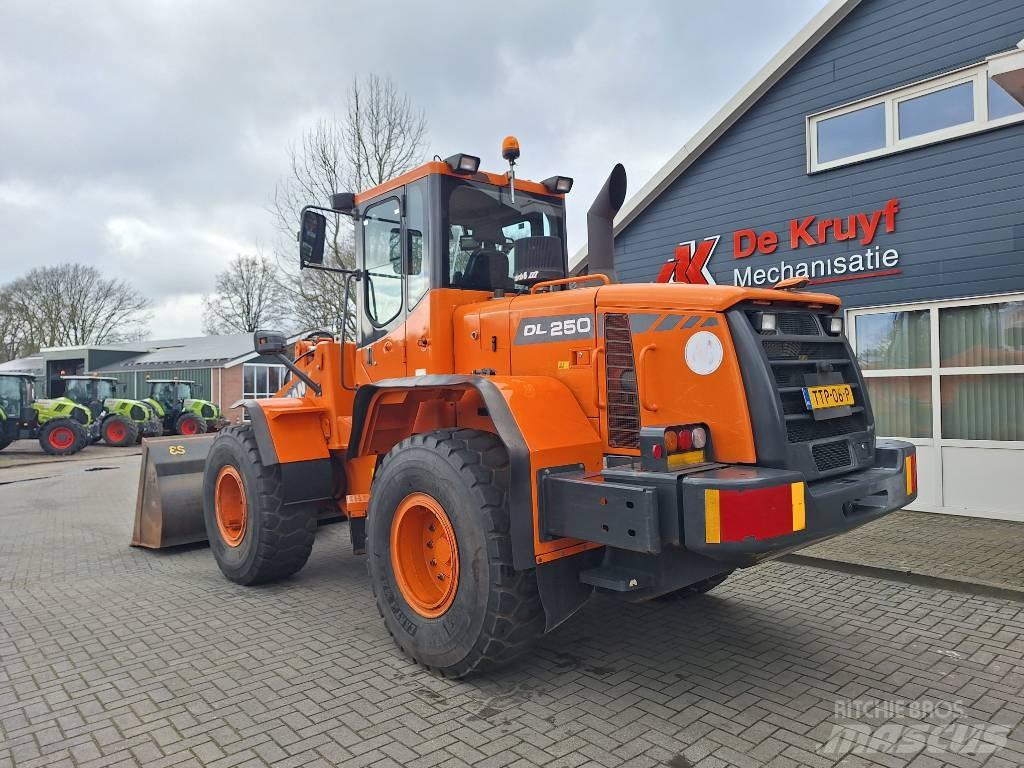 Doosan DL250 Utovarivači na točkove