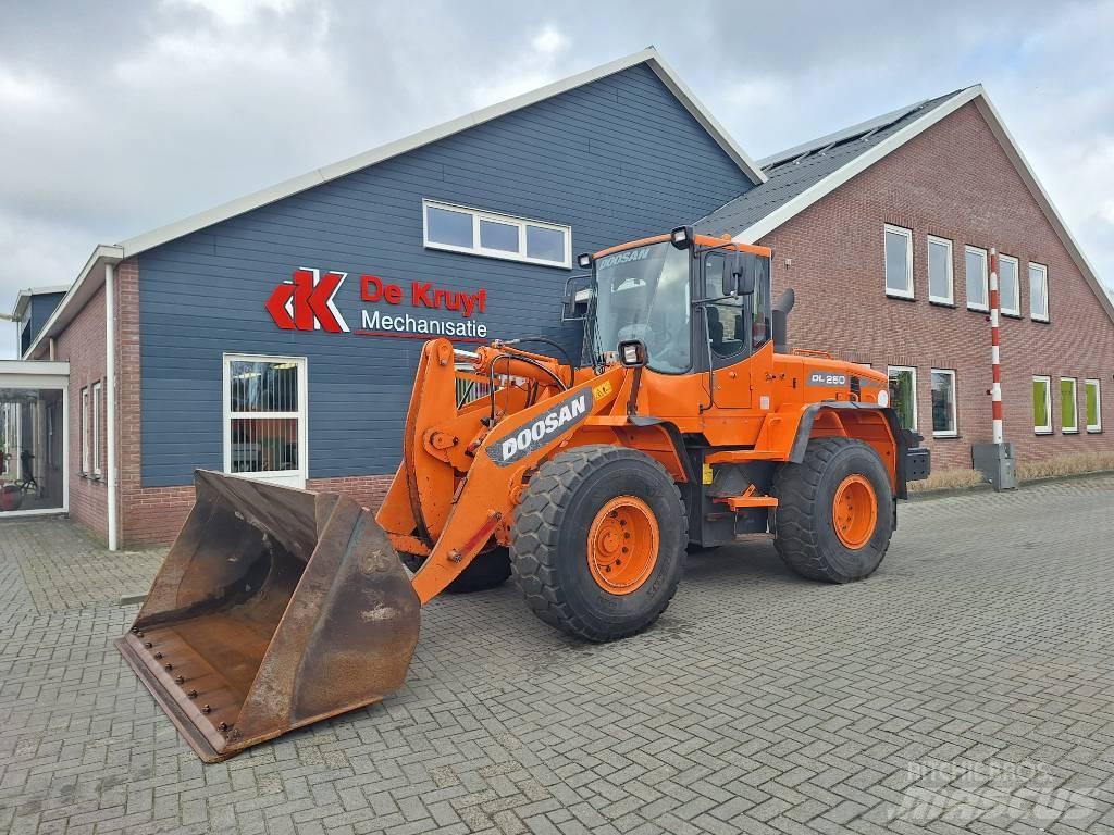 Doosan DL250 Utovarivači na točkove