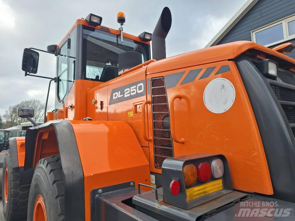 Doosan DL250 Utovarivači na točkove