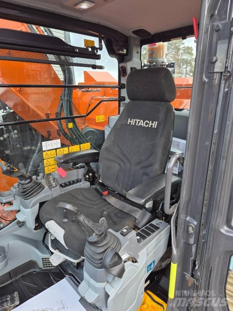 Hitachi ZX 135 US -7 Bageri guseničari