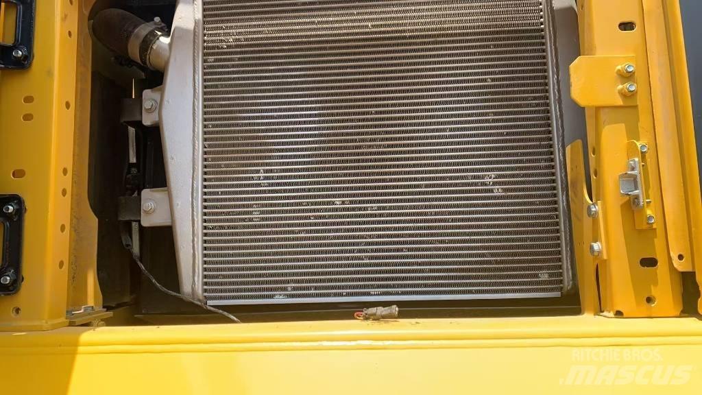 Komatsu PC450 Bageri guseničari