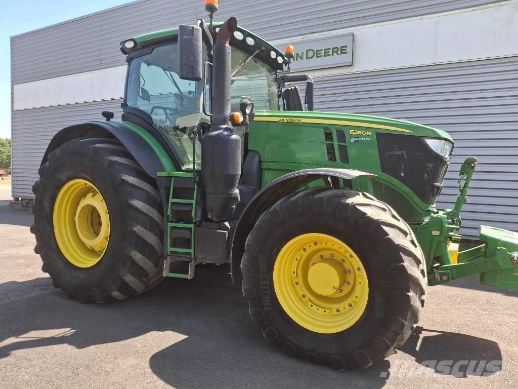John Deere 6250R Traktori