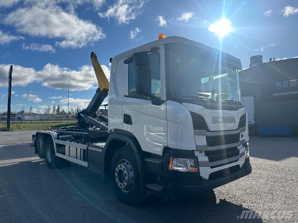 Scania P 360 Rol kiper kamioni sa kukom za podizanje tereta