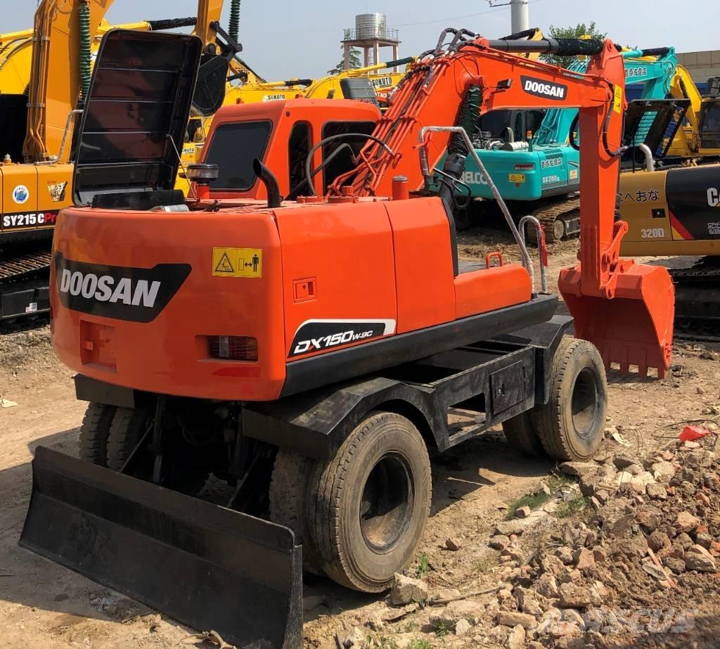Doosan DX150W Bageri točkaši