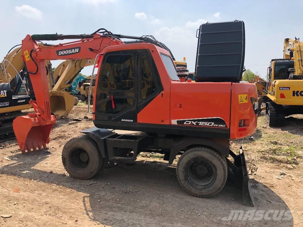 Doosan DX150W Bageri točkaši