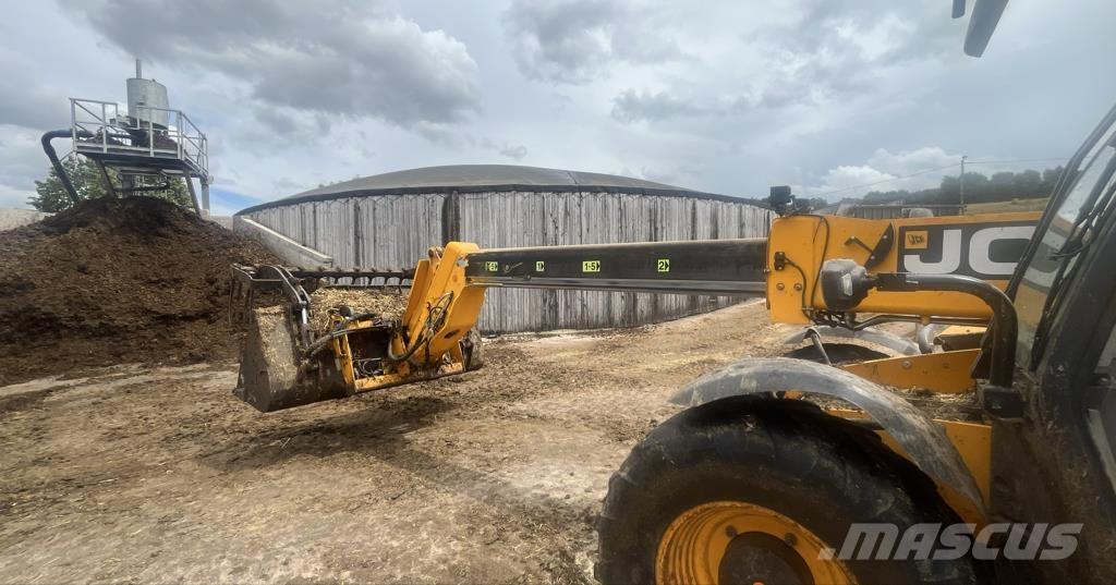 JCB 542-70 Xtra Poljoprivredni teleskopski utovarivači