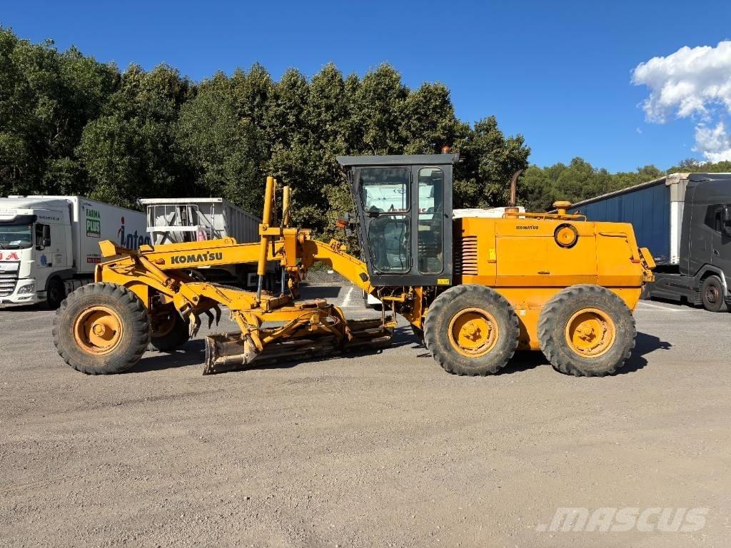 Komatsu GD 530 A Grejderi