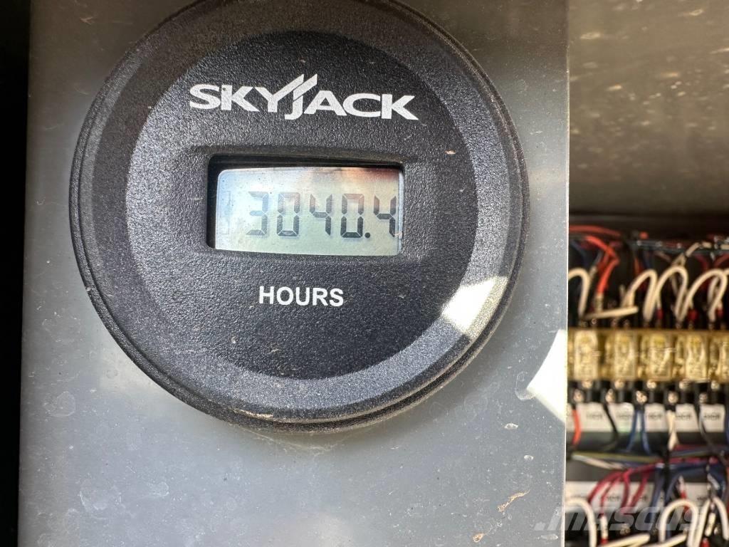 SkyJack SJ 8841 RT Makazaste platforme
