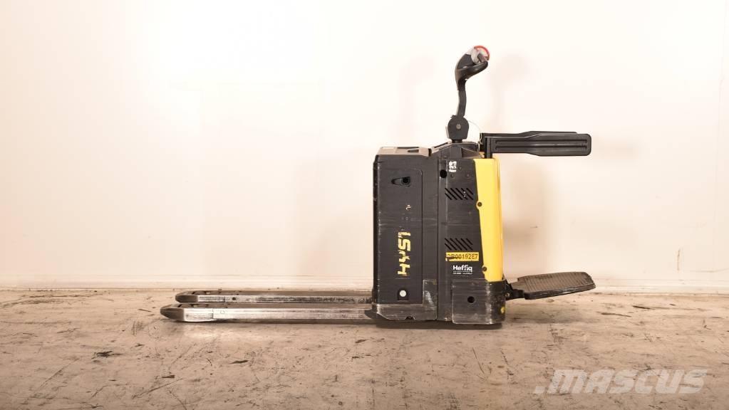 Hyster P 2.0 S Nisko podizni električni viljuškar sa stajalištom