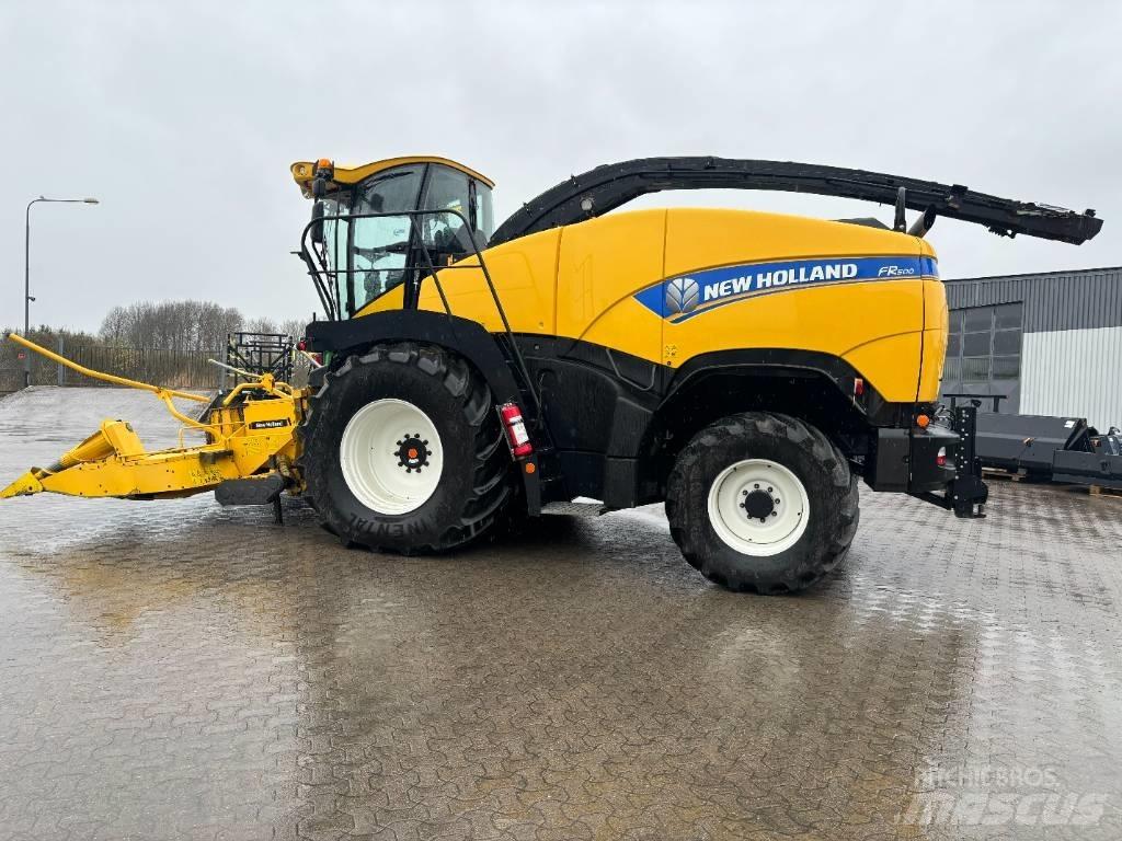 New Holland FR 500 Mašine za stočnu hranu sa sopstvenim pogonom