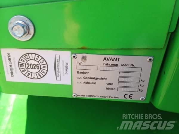 Avant 528 Skid steer mini utovarivači