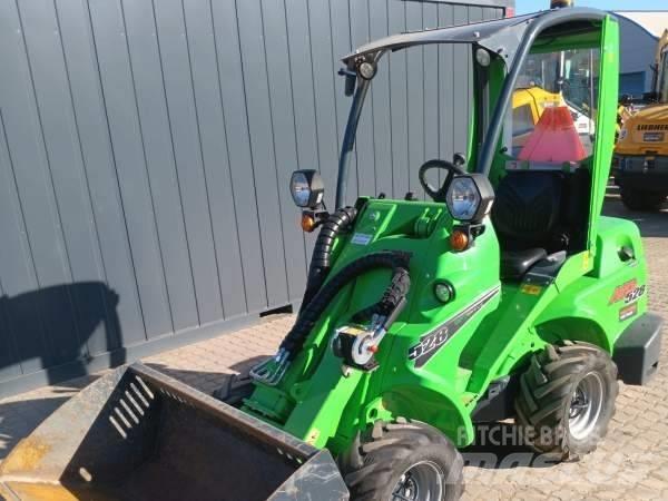 Avant 528 Skid steer mini utovarivači