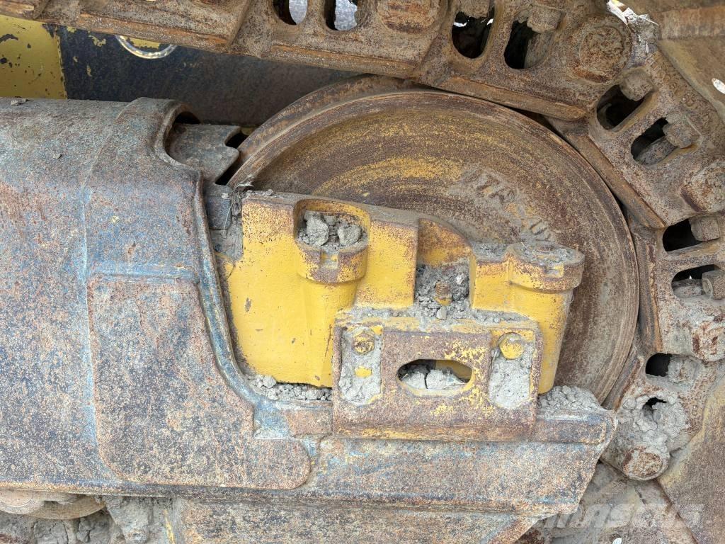 Komatsu D65PX-18 Buldožeri guseničari