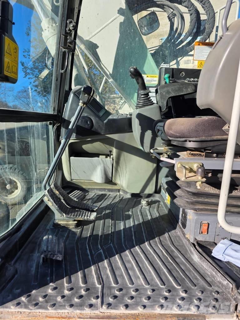 Takeuchi TB 2150 R Bageri guseničari