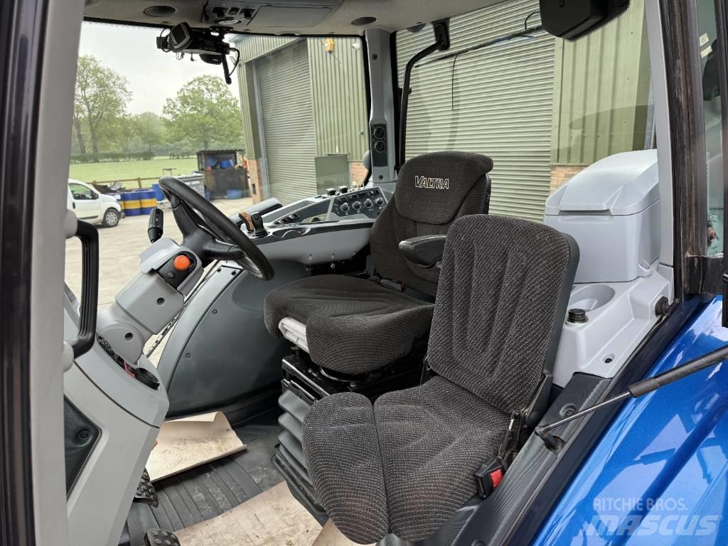Valtra T 234 V Traktori