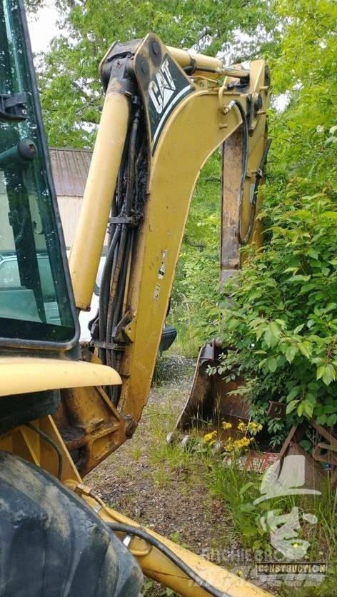 CAT 420 D Rovokopači